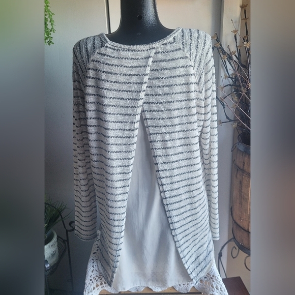 Suzy Shier Cream and Black Striped Long Sleeve Top M - Picture 6 of 6